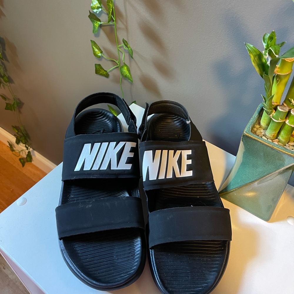 nike slides